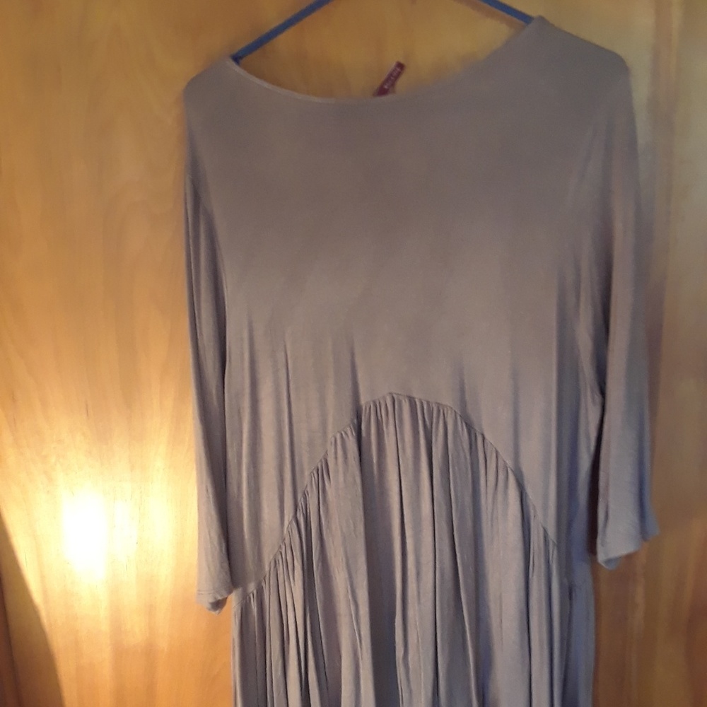 Elbow length flowy shirt